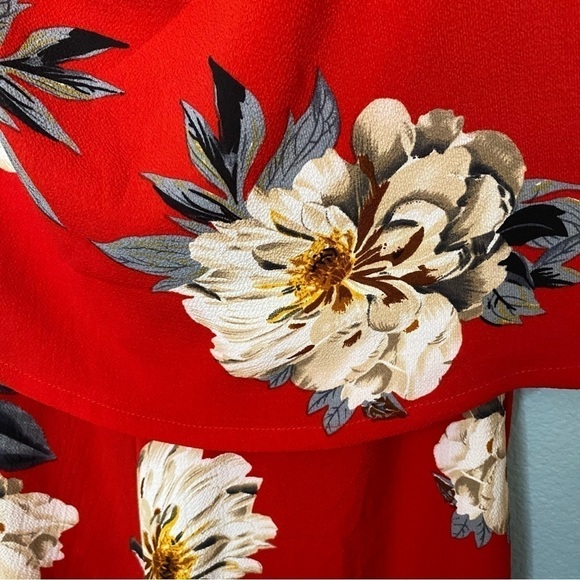 NWT Missguided Red Floral Off Shoulder Romper Jumpsuit Size 2 - Picture 3 of 7